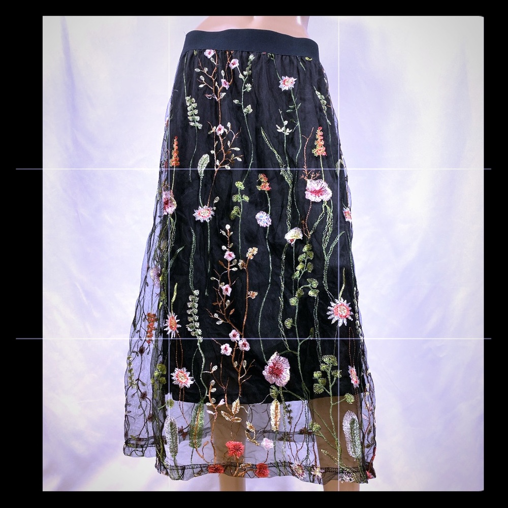 Black Lace overlay Skirt w/ knit lining